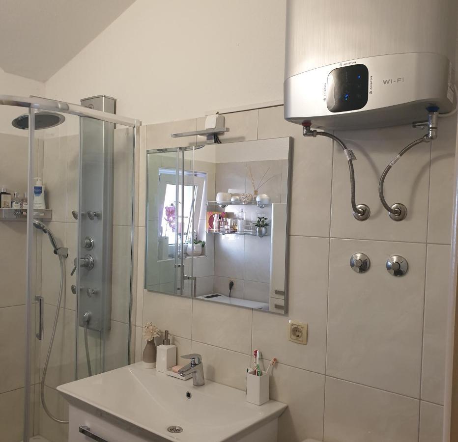 Apartmani Mlikotic Dugi Rat Zimmer foto