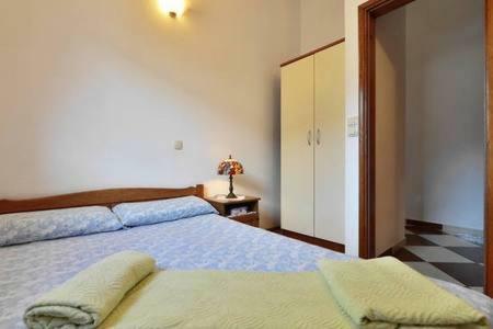 Apartmani Mlikotic Dugi Rat Exterior foto